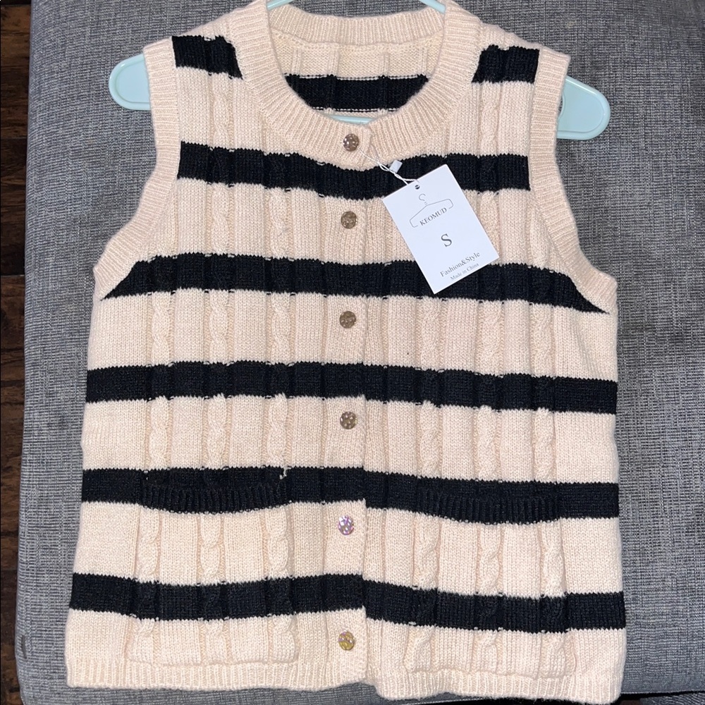 Cable Knit Sweater Vest